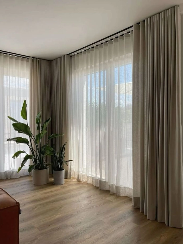 BLINDS AND CURTAINS BLINDS AND CURTAINS